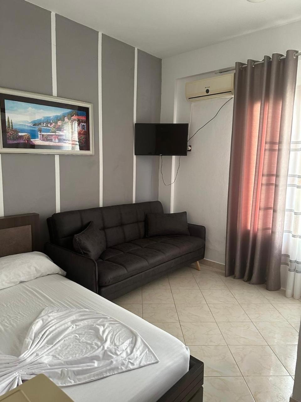 Hostel Eid Mar Vlorë Exteriér fotografie